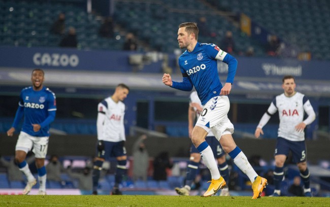 程中展现出 程中展现出